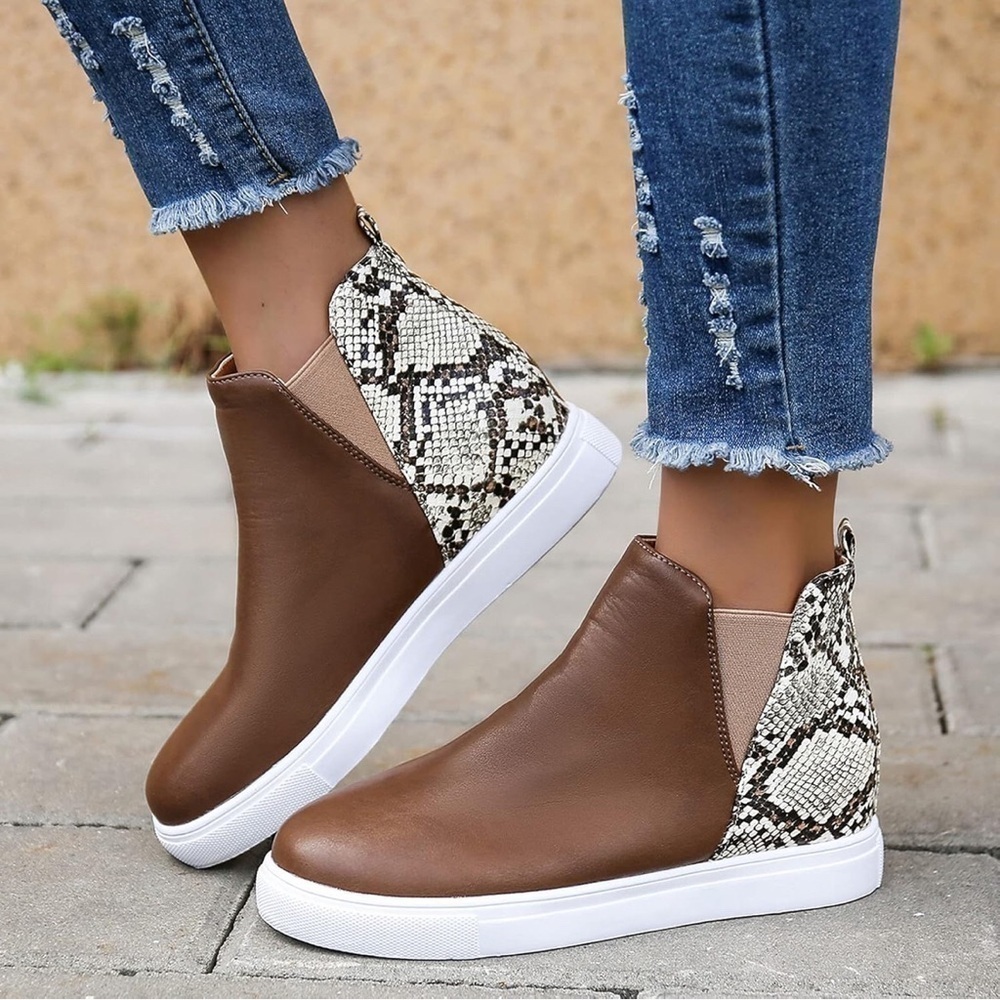 Women's Fashion Booties Pull On Coffee/Snakeskin Size-38/7 EUC
